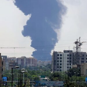 Ισραηλινός Στρατός: «Κτυπήσαμε βασικό διοικητικό κέντρο των Φρουρών της Επανάστασης στο Ιράν»