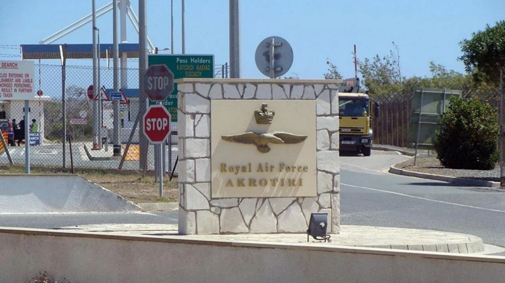 Κύπρος: Παρατείνεται μέχρι την Παρασκευή η εκκένωση στο Ακρωτήρι