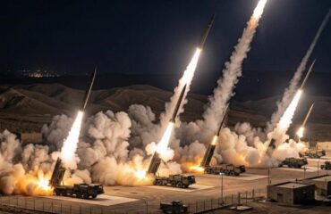 Νέο μπαράζ ιρανικών πυραυλικών επιθέσεων στις αμερικανικές βάσεις των ΗΑΕ – Καίγονται εγκαταστάσεις