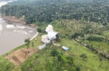 Ισημερινός: Οι ένοπλες δυνάμεις βομβάρδισαν «με την υποστήριξη των ΗΠΑ» καταυλισμό ανταρτών (βίντεο)