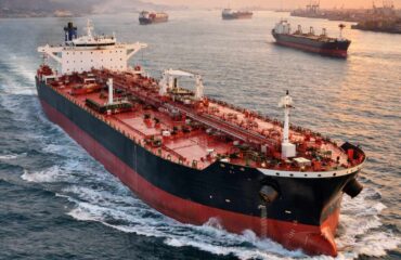 Το Ιράν έπληξε τάνκερ στα Στενά του Ορμούζ