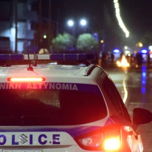 Ηλεία: Οδήγησαν αλλοδαπό σε ερημική τοποθεσία – Τον χτύπησαν και τον λήστεψαν