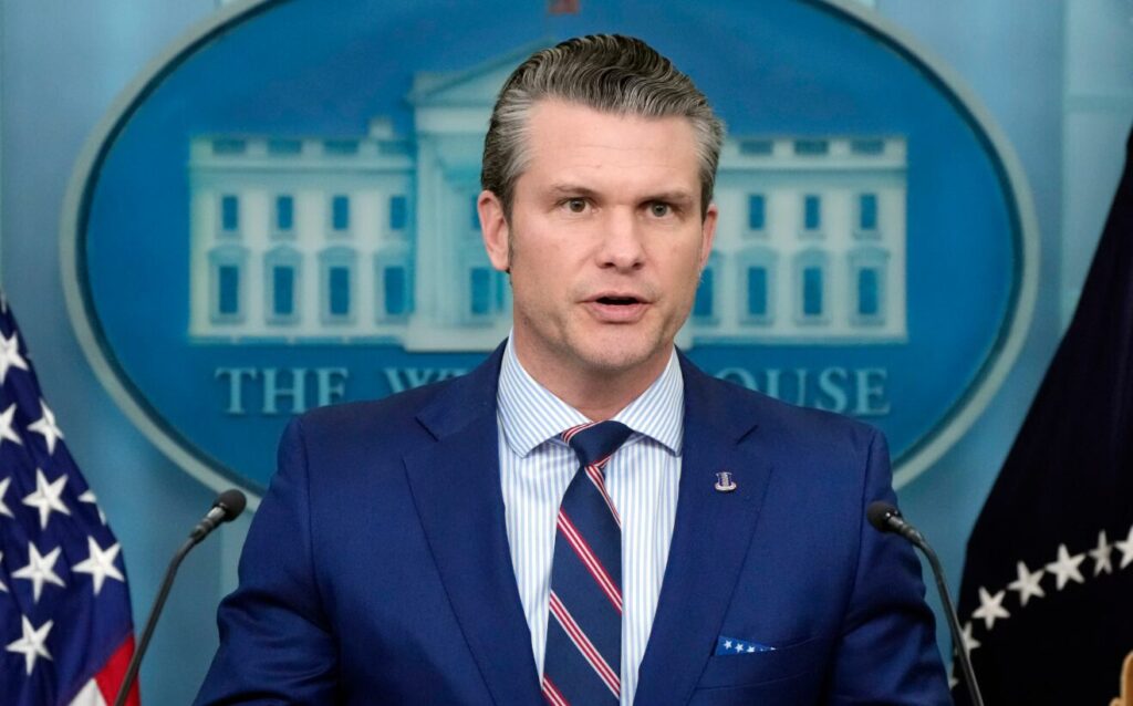 Πιτ Χέγκσεθ: «Δεν μας προκαλούν ανησυχία πληροφορίες ότι η Ρωσία ενημερώνει το Ιράν για πιθανούς στόχους»