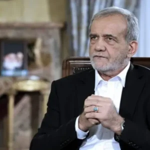 Ο Ιρανός πρόεδρος απάντησε στον Ν.Τραμπ: «Όνειρο που θα πάρεις μαζί σου στον τάφο η παράδοση άνευ όρων»