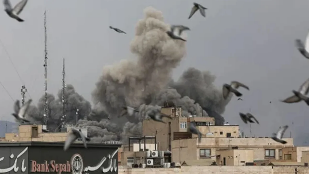 IDF: «Πλήξαμε 16 ιρανικά στρατιωτικά αεροσκάφη σε αεροδρόμιο της Τεχεράνης»