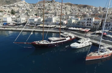 Σύρος: Φωτιά σε τρία σκάφη σε νεωλκείο της χερσαίας ζώνης του λιμανιού