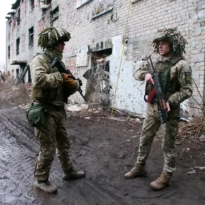 Αλλαγή σχεδίων για τους Ρώσους: Αυτή είναι η πόλη που θα βομβαρδίσουν μέχρι τελικής πτώσης όλη την άνοιξη