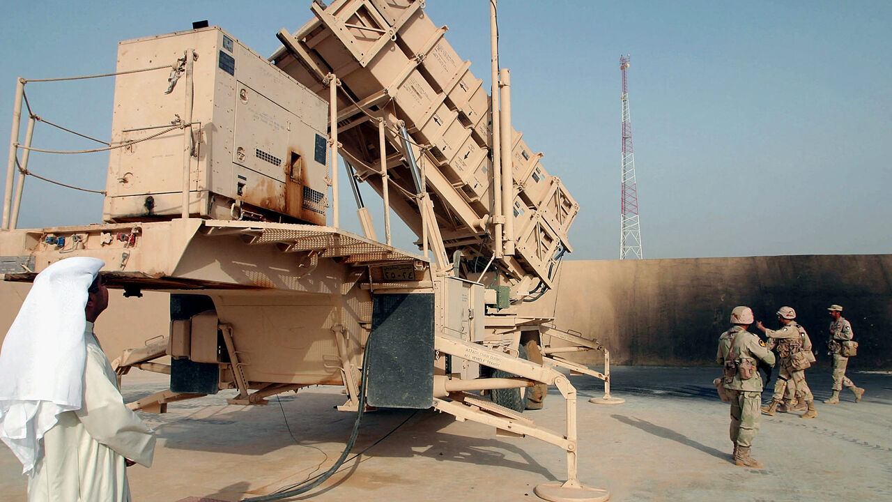 Το Ιράν χτυπά με πυραύλους και drones τα αραβικά κράτη: «Χτύπησαν εγκαταστάσεις ζωτικής σημασίας»