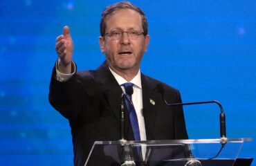 Πρόεδρος Ισραήλ: «Το Ιράν κινούνταν γρήγορα προς τη δημιουργία αποθέματος περίπου 20.000 βαλλιστικών πυραύλων»