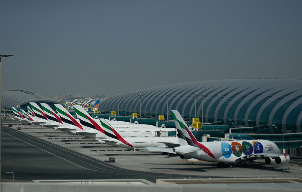 Ρωσία: «Το αεροδρόμιο του Ντουμπάι εξυπηρετεί τις ένοπλες δυνάμεις των ΗΠΑ γι΄ αυτό βομβαρδίζεται από το Ιράν»