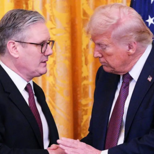 Ν.Τραμπ κατά Κ.Στάρμερ για τα βρετανικά αεροπλανοφόρα: «Δεν τα χρειαζόμαστε πια για τον πόλεμο κατά του Ιράν»