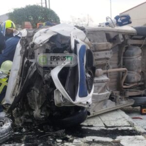 Σφοδρή σύγκρουση οχημάτων στα Ιωάννινα: Μεταφέρθηκαν στο νοσοκομείο οι δύο οδηγοί τους (βίντεο)