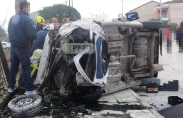 Σφοδρή σύγκρουση οχημάτων στα Ιωάννινα: Μεταφέρθηκαν στο νοσοκομείο οι δύο οδηγοί τους (βίντεο)