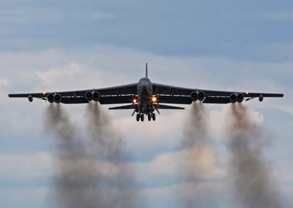 Σε βάση της RAF στη Βρετανία προσγειώθηκαν τρία αμερικανικά βομβαρδιστικά Β-52