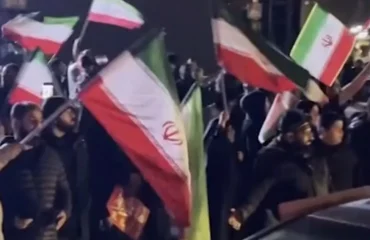 Χιλιάδες υποστηρικτές του νέου ηγέτη αγιατολάχ Μοζτάμπα Χαμενεΐ συγκεντρώθηκαν σε κεντρική πλατεία της Τεχεράνης