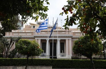 Έκτακτη σύσκεψη στο Μέγαρο Μαξίμου σήμερα για τις εξελίξεις στη Μέση Ανατολή και τις τιμές στην ενέργεια