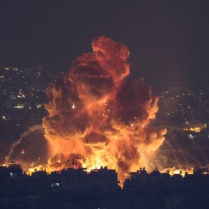 Το Ισραήλ έπληξε το βράδυ κέντρα διοίκησης και υποδομές της Χεζμπολάχ (βίντεο)