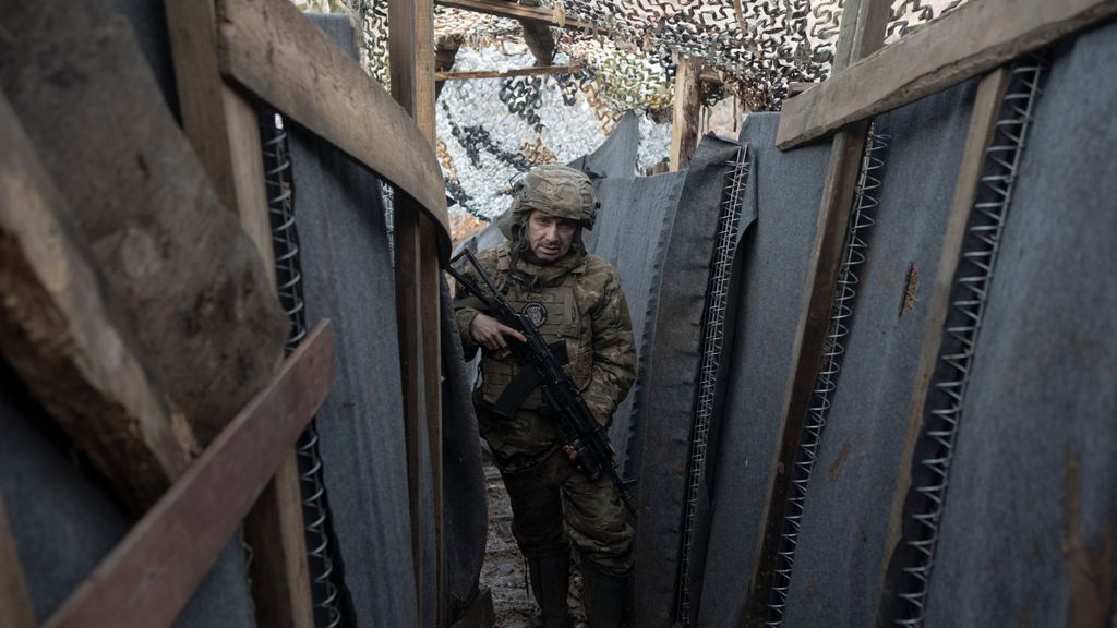 Βίντεο: Ρώσοι περικυκλώνουν Ουκρανούς και τους εξουδετερώνουν