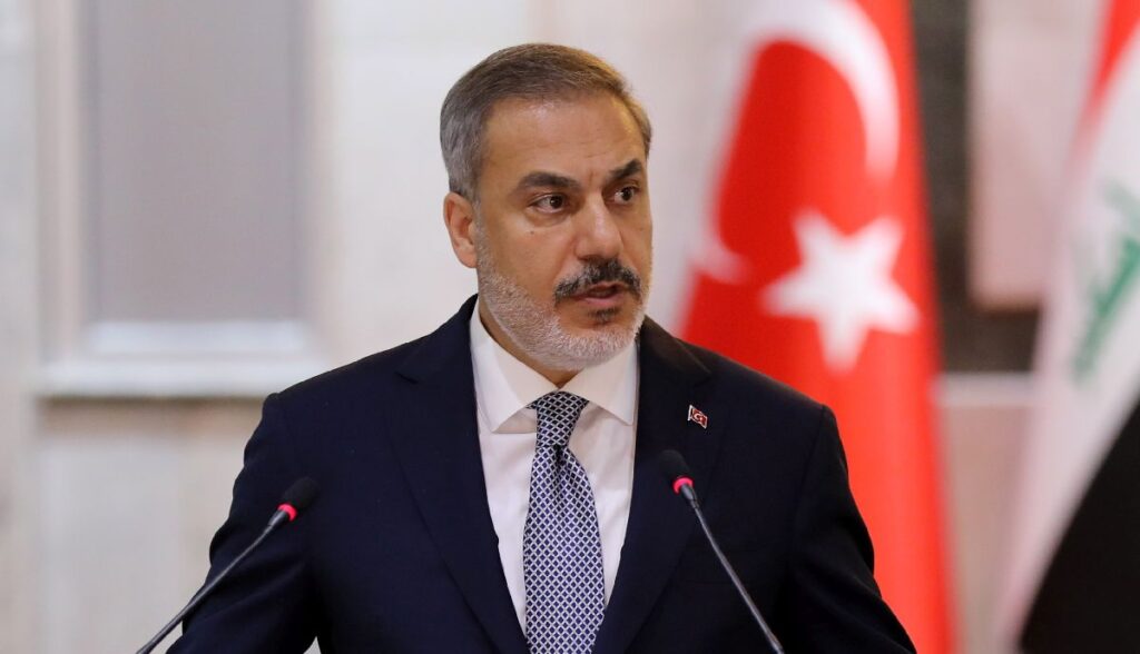 Χ.Φιντάν σε Α.Αραγτσί: «Απαράδεκτη η παραβίαση του τουρκικού εναέριου χώρου»