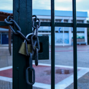 62χρονος καθηγητής την «πλήρωσε» για το ξύλο που έδωσε ο γιος του: Ξυλοκοπήθηκε άγρια από τον αδελφό του θύματος