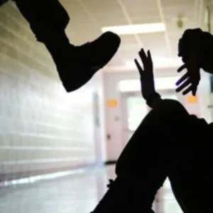 Άγριο ξυλοδαρμός 15χρονου στην Πάτρα από άλλον ανήλικο επειδή έσπασε το κινητό της αδερφής του