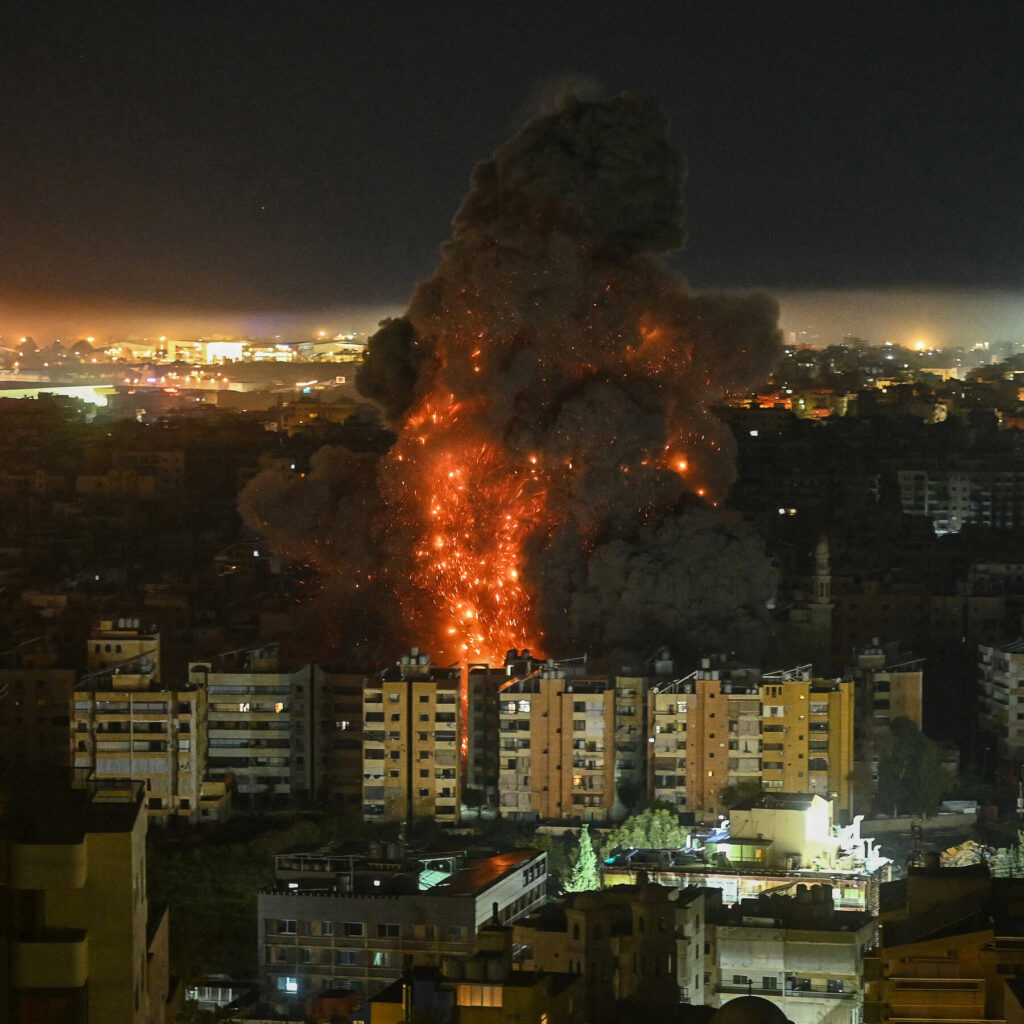 Βίντεο: Ιρανικός πύραυλος πλήττει κτίριο στο Τελ Αβίβ μετά την αποτυχημένη ισραηλινή προσπάθεια αναχαίτισής του