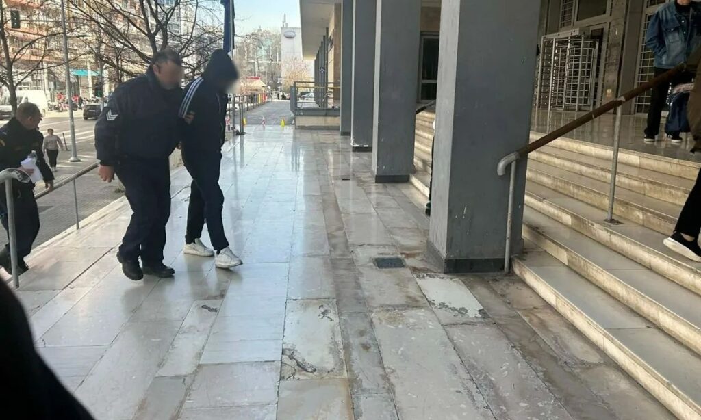 Στον Εισαγγελέα ο 27χρονος οδηγός που σκότωσε 23χρονο πεζό στην Πολίχνη – «Συγγνώμη δεν το ήθελα» (vids)