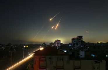 Ισραήλ (Τελ Αβίβ, Χάιφα), Ιορδανία, Ιράκ (Βαγδάτη), Mπαχρέιν και ΗΑΕ δέχονται ανηλεείς ιρανικούς βομβαρδισμούς