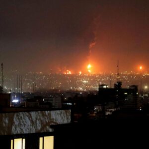 Βίντεο: Κτίριο στην Βηρυτό έχει τυλιχτεί στις φλόγες μετά από ισραηλινό βομβαρδισμό