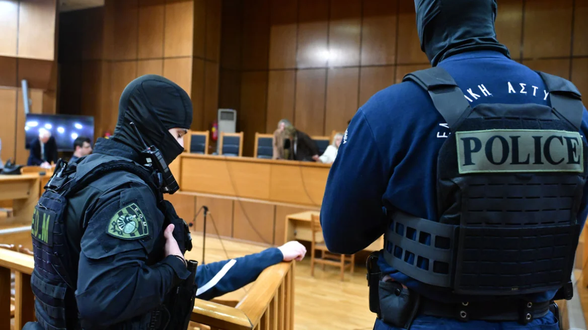 Αυλαία στη δίκη της Χρυσής Αυγής στο Εφετείο: Ίδιες ποινές στο διευθυντήριο της οργάνωσης