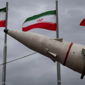 Ισραηλινός Στρατός: «Το Ιράν εκτοξεύει βαλλιστικούς πυραύλους και drones από πυκνοκατοικημένες αστικές περιοχές»