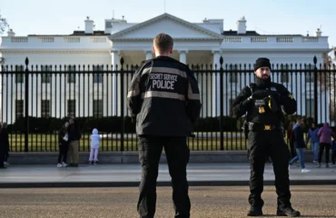 Σε επιφυλακή όλος ο Λευκός Οίκος μετά την πρόσκρουση οχήματος στην εξωτερική πύλη του κτηρίου