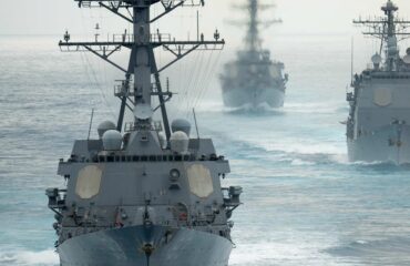 Το αμερικανικό ναυτικό πετάει «λευκή πετσέτα» για τα Στενά: «Όταν γίνει στρατιωτικά εφικτό θα συνοδεύουμε εμπορικά»