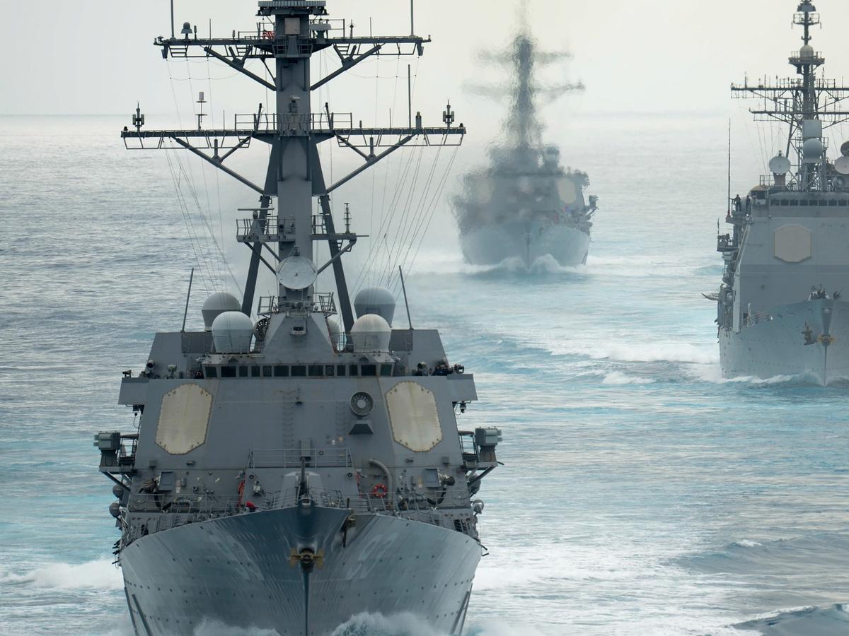 Το αμερικανικό ναυτικό πετάει «λευκή πετσέτα» για τα Στενά: «Όταν γίνει στρατιωτικά εφικτό θα συνοδεύουμε εμπορικά»