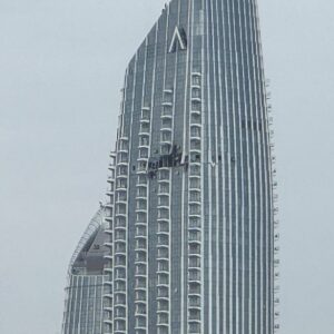 Βίντεο: Ιρανικό drone έπληξε πολυώροφο οικιστικό συγκρότημα στο Ντουμπάι