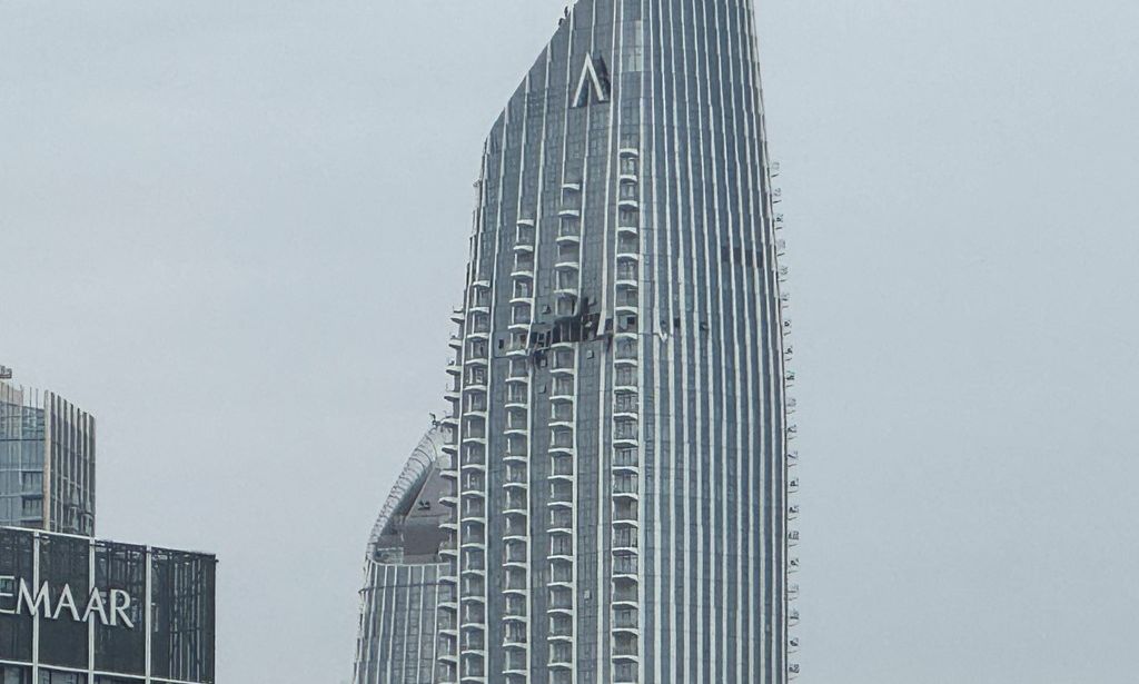 Βίντεο: Ιρανικό drone έπληξε πολυώροφο οικιστικό συγκρότημα στο Ντουμπάι