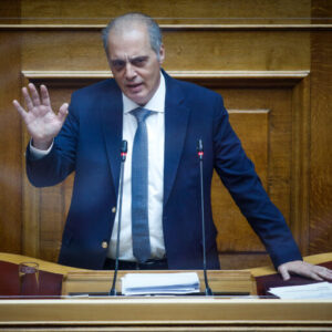 Ο Κυριάκος Βελόπουλος ψήφισε το νομοσχέδιο για την Chevron – Πρόβα συγκυβέρνησης με την ΝΔ;