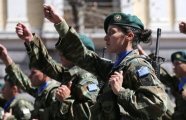 Ένοπλες Δυνάμεις: Που θα εκπαιδευτούν οι πρώτες εθελόντριες – Ποια η προθεσμία υποβολής ενδιαφέροντος