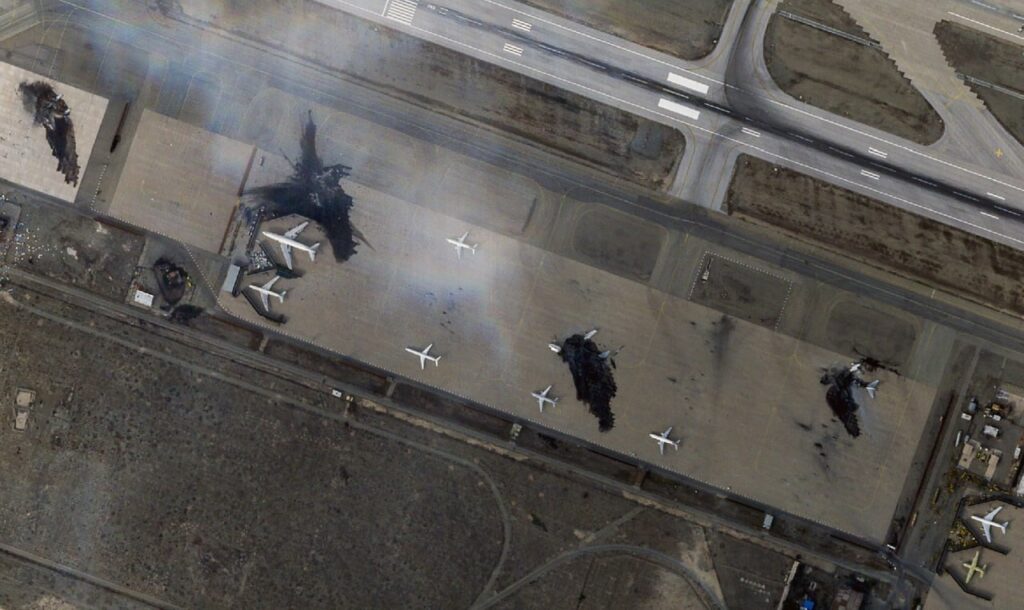 Τεχεράνη: Δορυφορικές εικόνες δείχνουν τεράστιες ζημιές στο αεροδρόμιο Mehrabad από τα αμερικανο-ισραηλινά πλήγματα