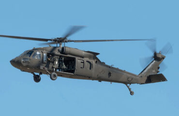Βίντεο: Η στιγμή που ελικόπτερο UH-60 Black Hawk των ΗΑΕ καταρρίπτει ιρανικό drone Shaded-136 στο Ντουμπάι