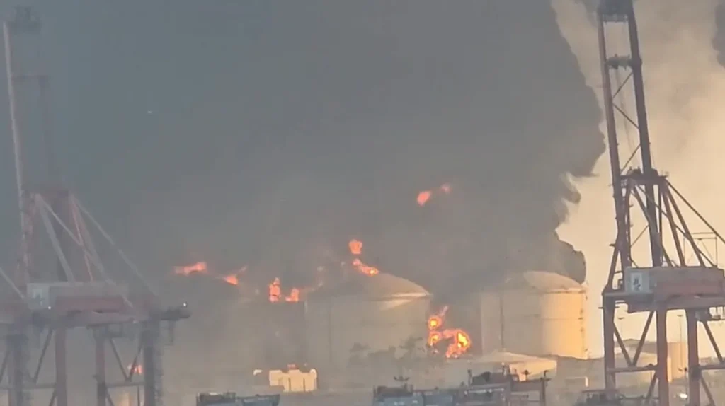 Για προβοκάτσια στο Ομάν μιλάνε οι Ιρανοί: Από τα ΗΑΕ εκτοξεύθηκε το drone που κτύπησε τα διυλιστήρια της Salalah