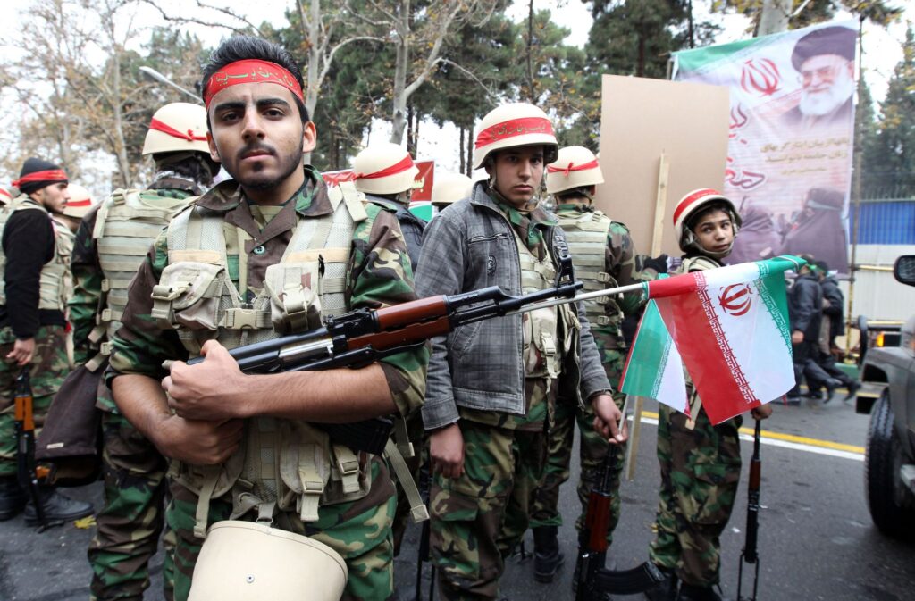 Το Ισραήλ χτυπά τις ομάδες Μπασίζ στην Τεχεράνη για να μπορούν να γίνονται διαδηλώσεις (βίντεο)