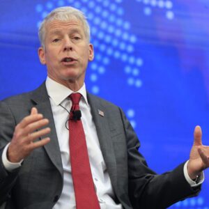 Υπουργός Ενέργειας ΗΠΑ: «Το Ναυτικό μας δεν είναι έτοιμο να συνοδεύσει δεξαμενόπλοια στα Στενά του Ορμούζ»