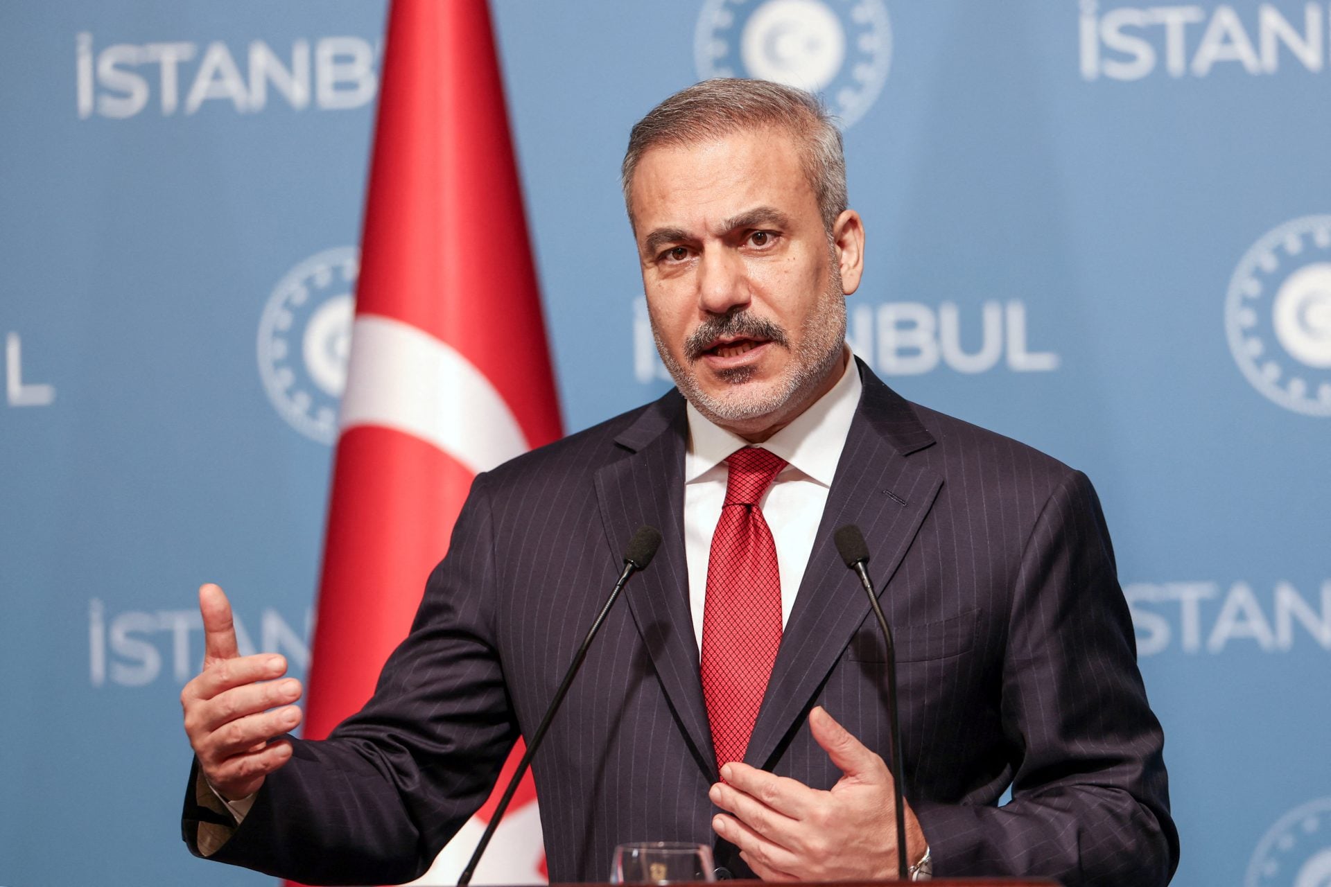 «Πυρά» Χ.Φιντάν κατά Μ.Νετανιάχου: «Βρίσκεται στο επίκεντρο κάθε πολέμου και ανθρωπιστικής κρίσης»