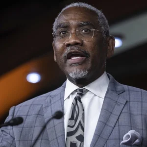 Αμερικανός Βουλευτής αντιδρά στην μεταφορά τουρκικών F-16 στα κατεχόμενα: «Απαγορεύεται»