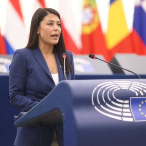 Επίθεση της Α.Λατινοπούλου στην παγκόσμια ακροαριστερά που «έχει βουτηγμένα τα χέρια της στο αίμα»