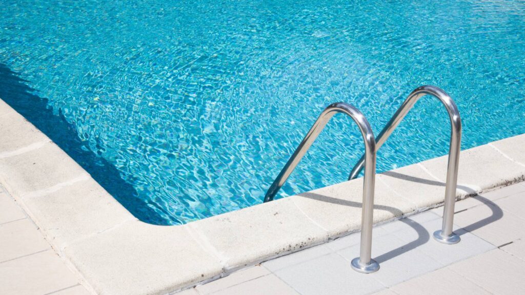 Ξεκινάει η δίκη για τον θάνατο 8χρονης σε πισίνα κατασκήνωσης στη Χαλκιδική: Στο εδώλιο έξι άτομα