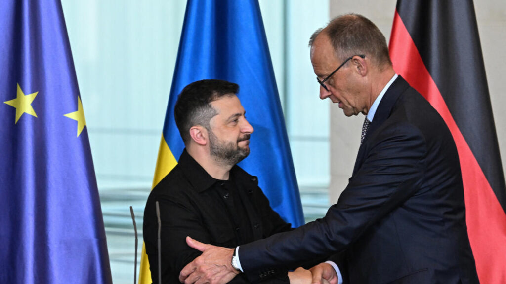 Νεύρα Μερτς για ΗΠΑ και ρωσικό πετρέλαιο: «Θεωρούμε λάθος την άρση των κυρώσεων»