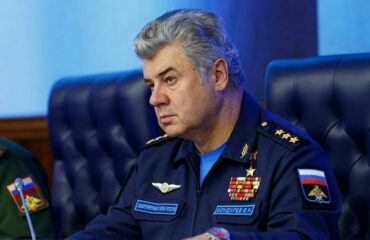 Πρώην αρχηγός της ρωσικής Αεροπορίας: «Οι επιθέσεις με drones & πυραύλους σε Σ.Αραβία & Ομάν έγιναν από τις ΗΠΑ»