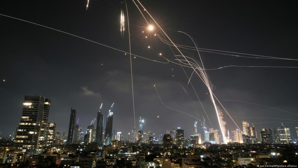 Τουλάχιστον 20 υπερ-υπερηχητικοί πύραυλοι Khorramshahr-4 πλήττουν την ισραηλινές πόλεις αυτή την στιμή